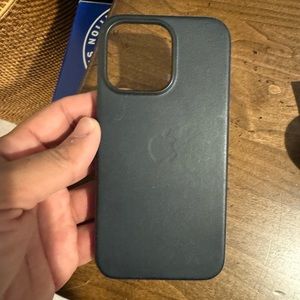 Apple iPhone 13 leather case midnight / black